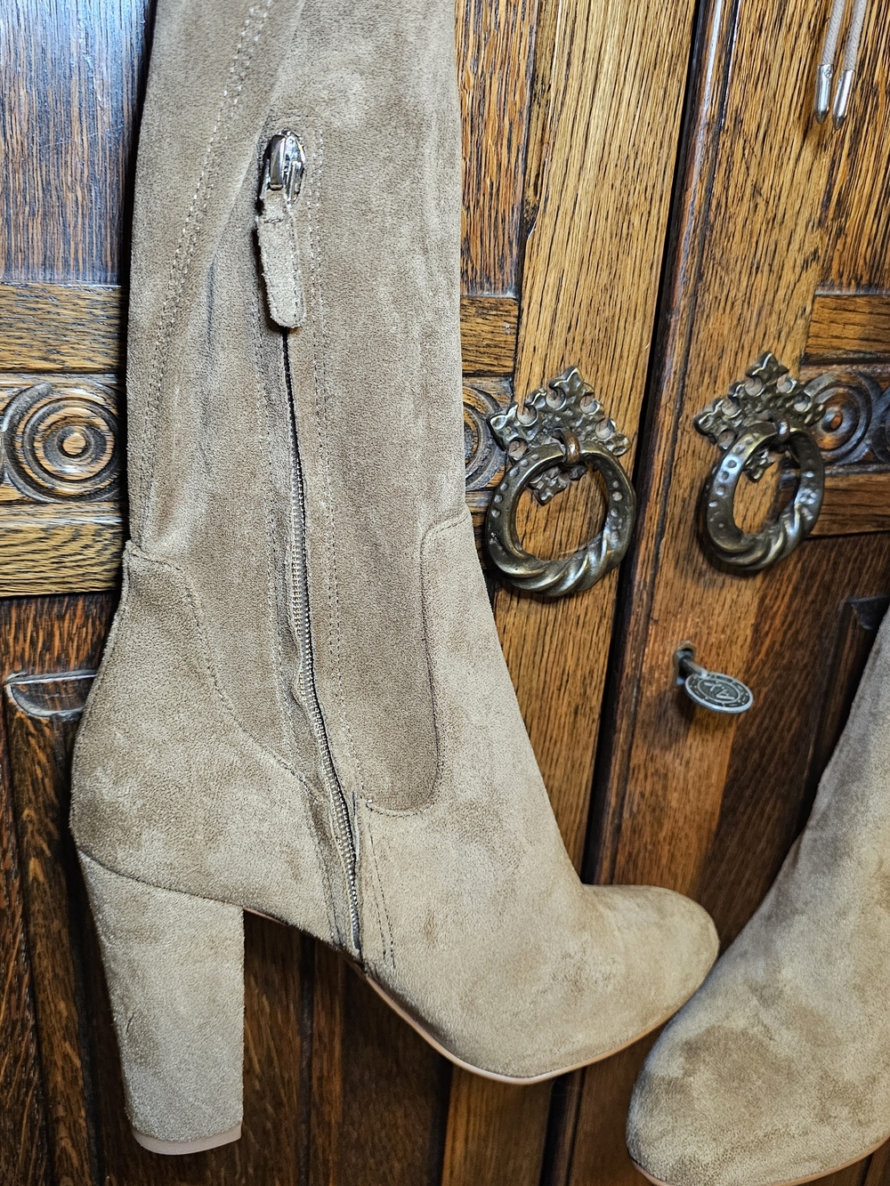 NWT Dolce Vita Taupe Suede Over-the-Knee Boots 8.5 - Picture 3 of 5
